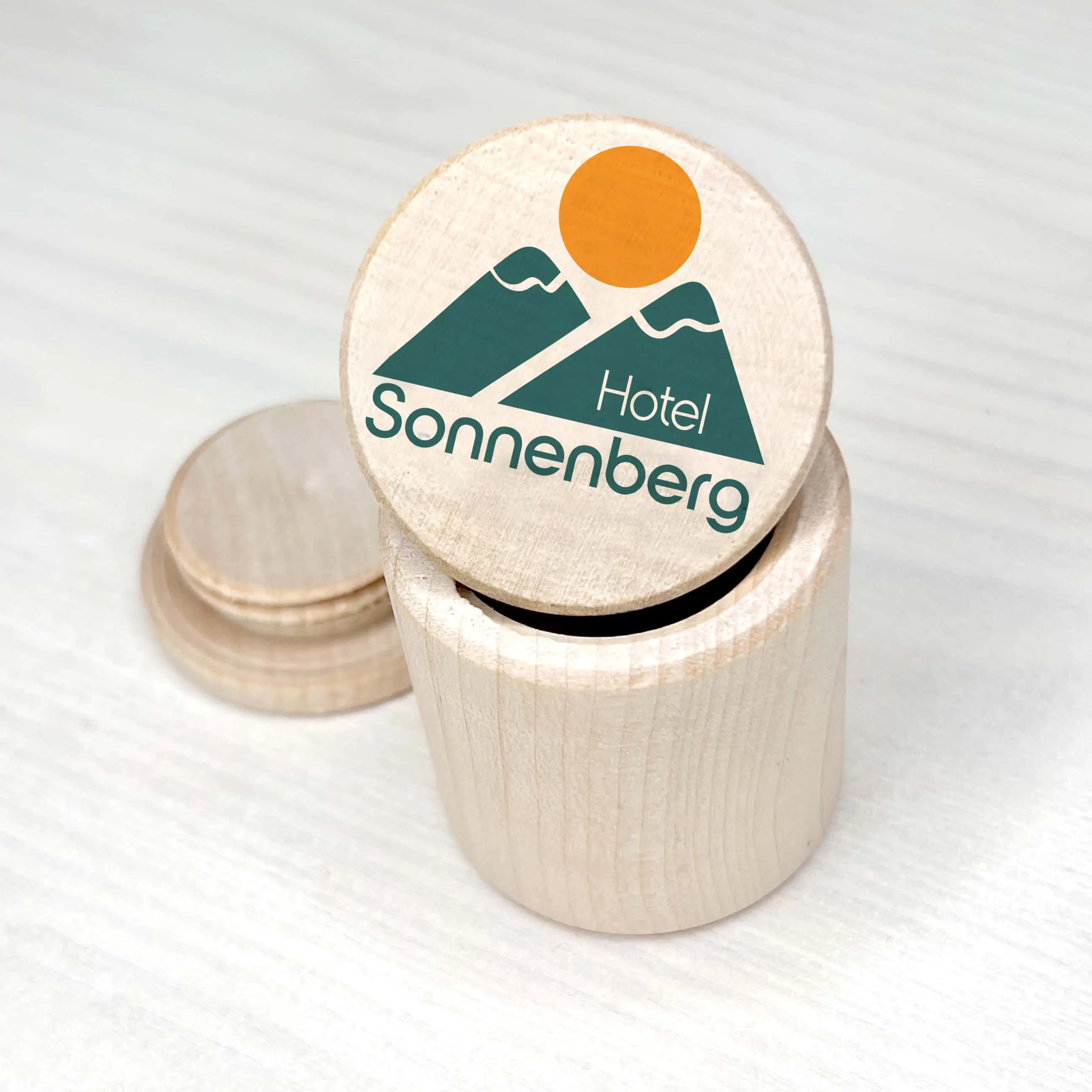 Personalisierte Holzdose mit Logo