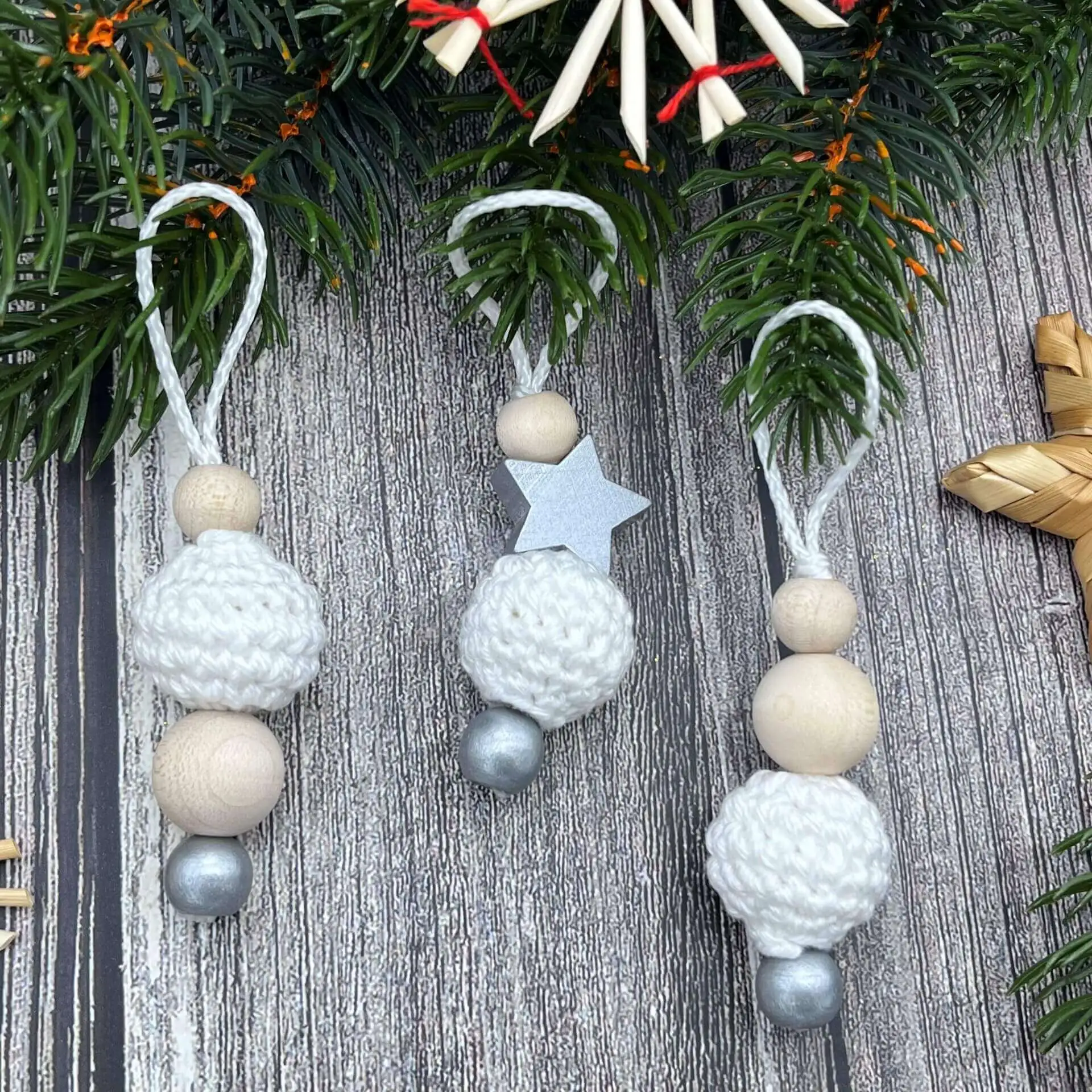 Christmas pendant crochet bead set of 3 - white-silver