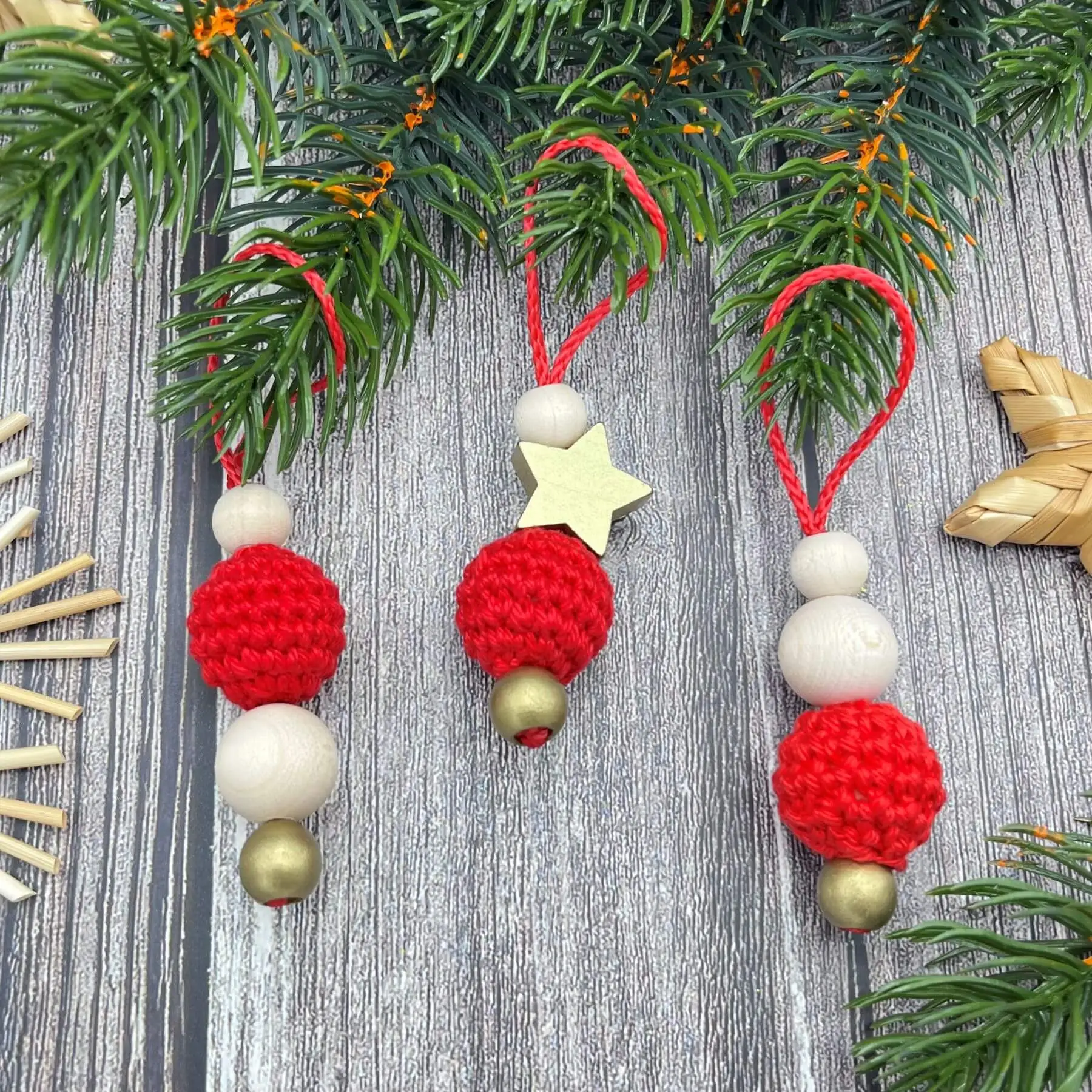 Christmas pendant crochet bead set of 3 - red-gold